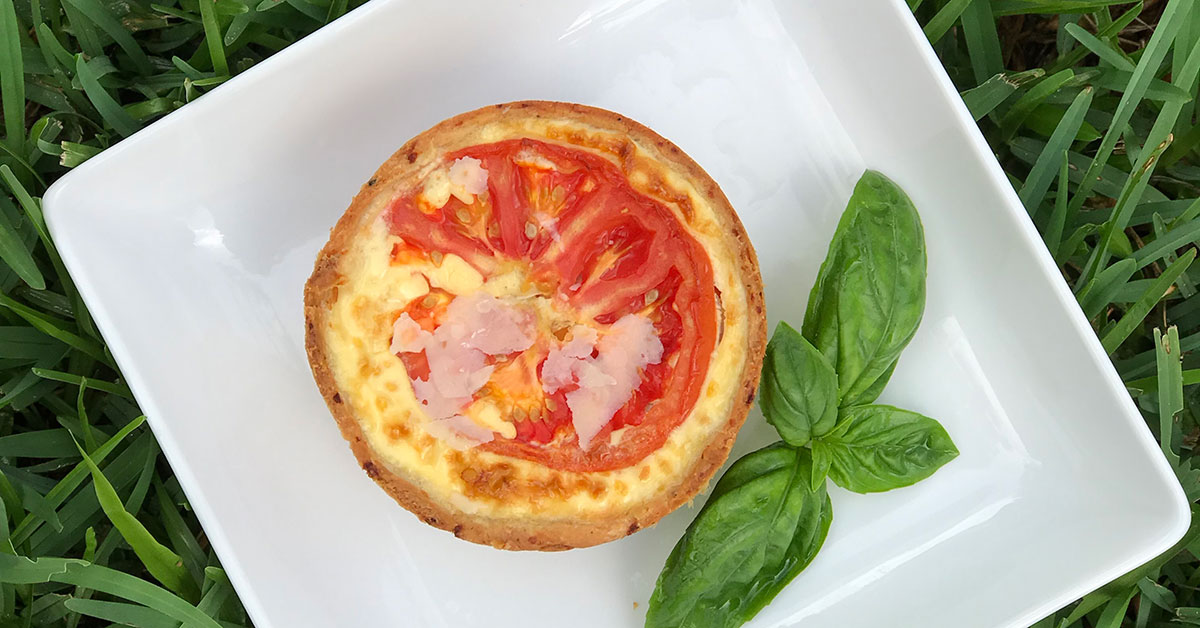 http://gardenandgun.com/wp-content/uploads/2019/07/Individual-tomato-pies-1.jpg