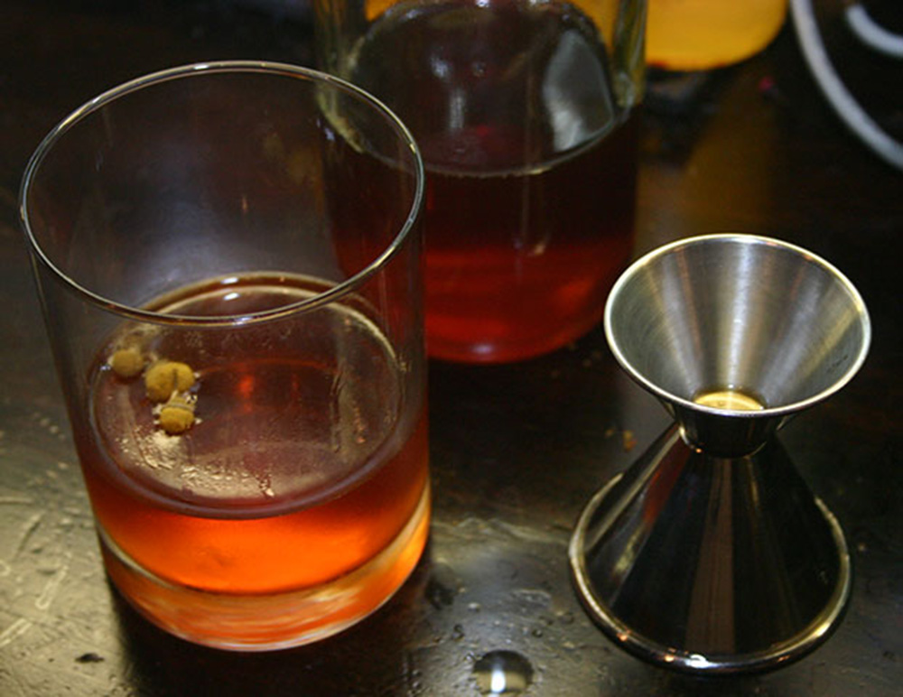 Tate's Chamomile Sazerac – Garden & Gun
