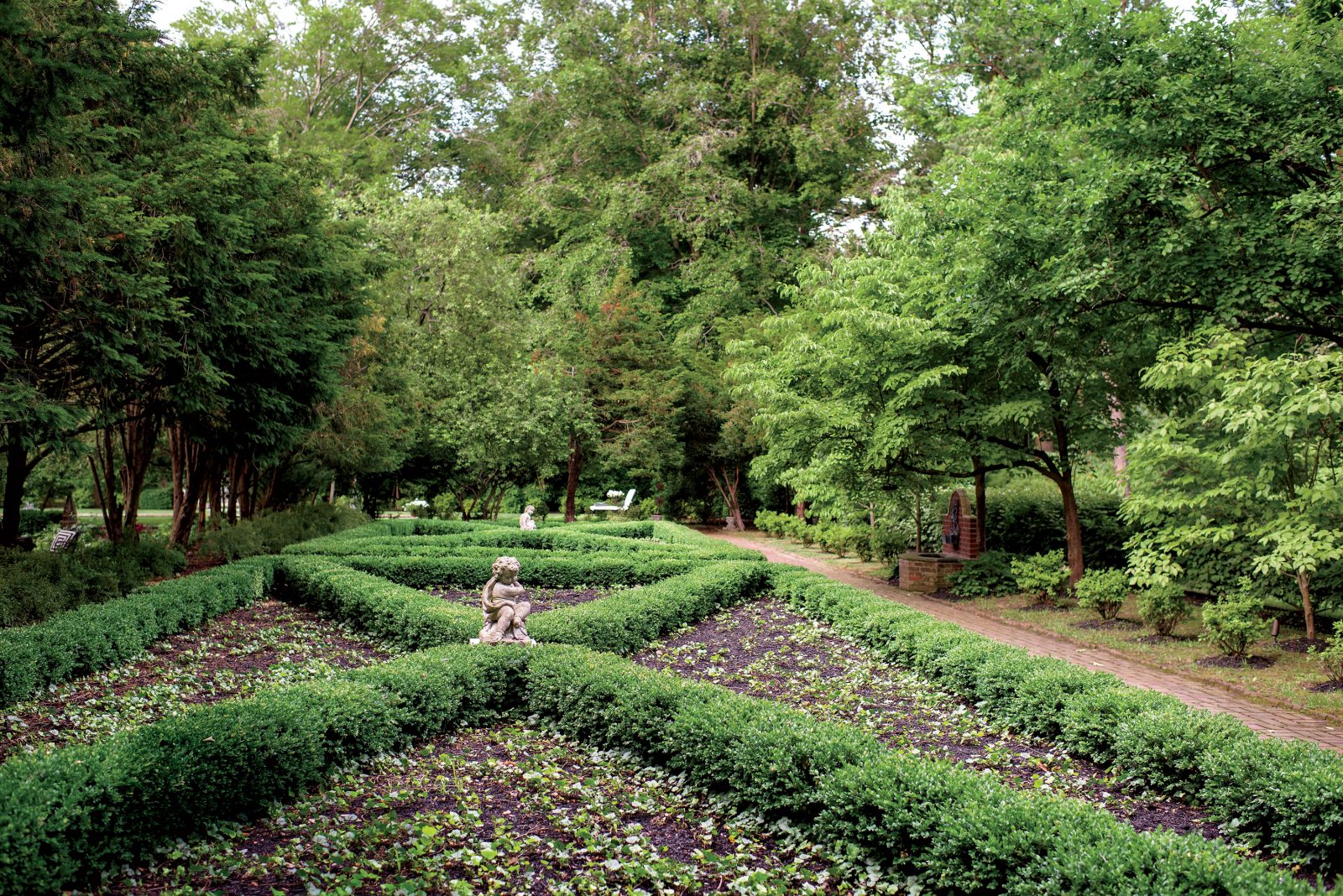 Bluegrass Roots Garden & Gun