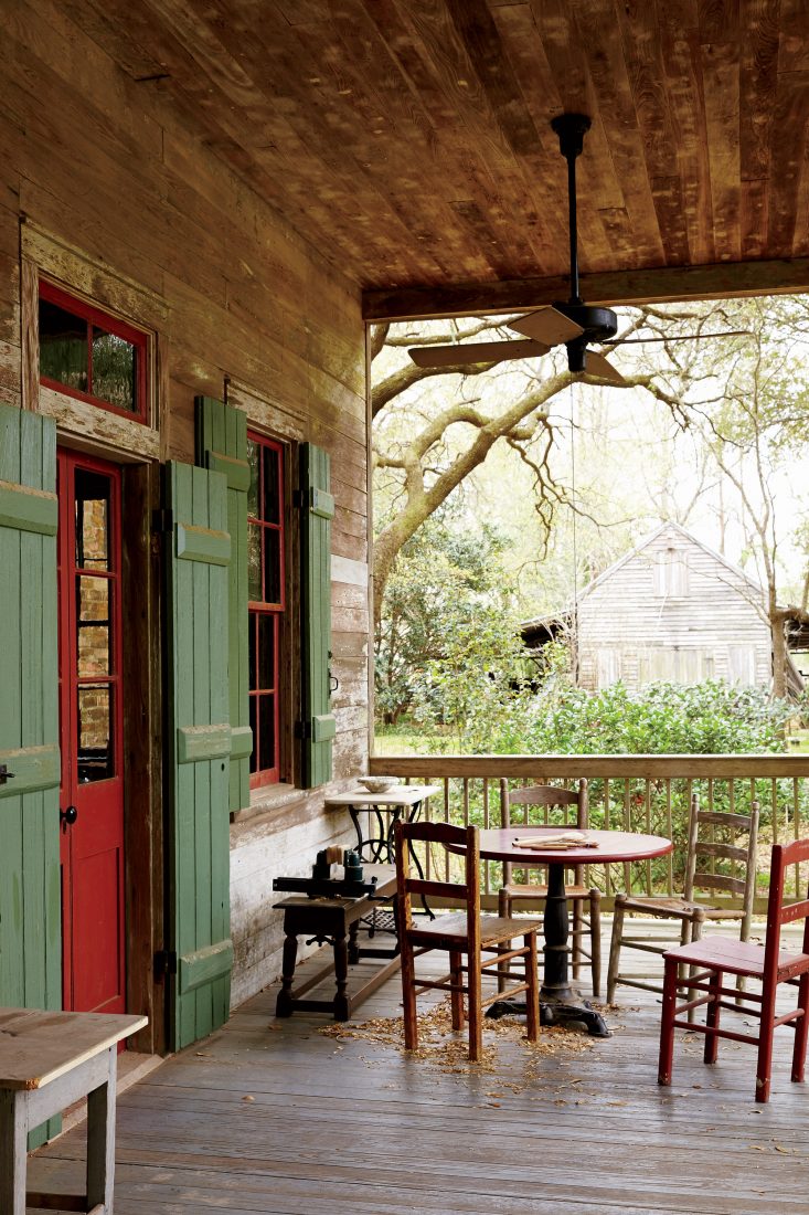 inside-the-ultimate-bayou-cottage-garden-gun