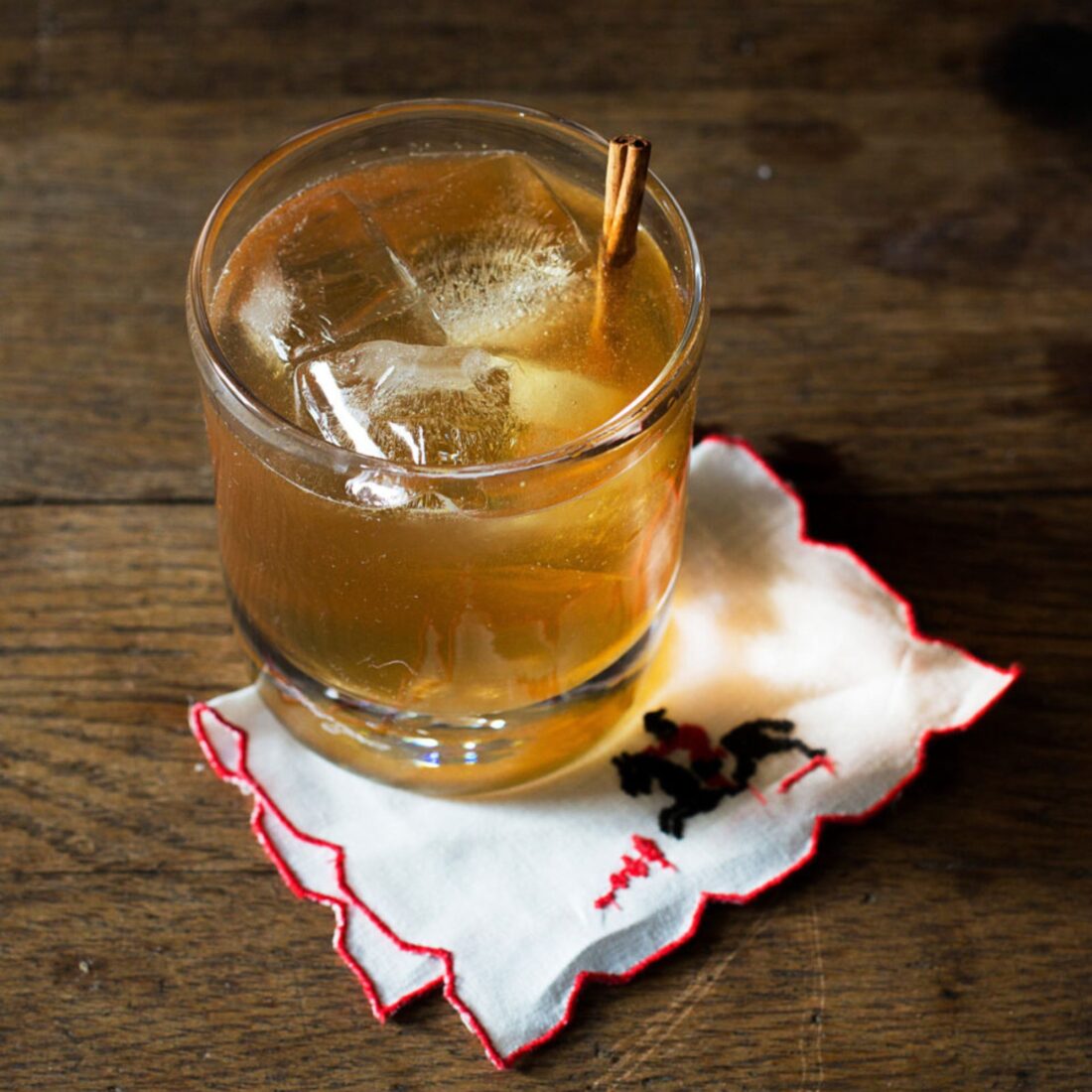 Bourbon “Tea”
St. Germain, ginger ale, and simple syrup make for a race-day cocktail that goes down easy.
Get the recipe.