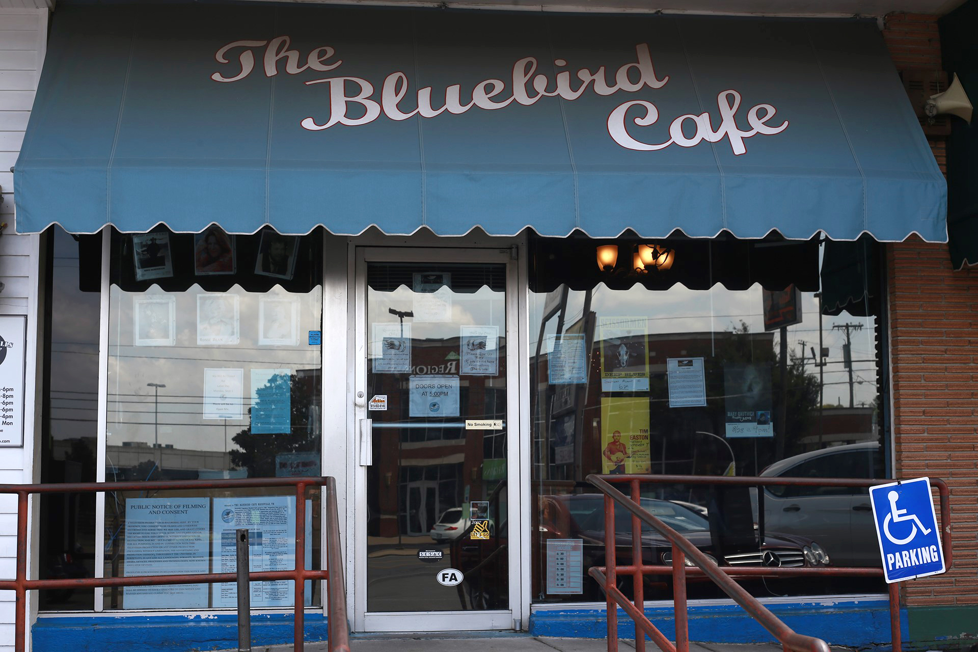 An Oral History of the Bluebird Cafe Garden Gun