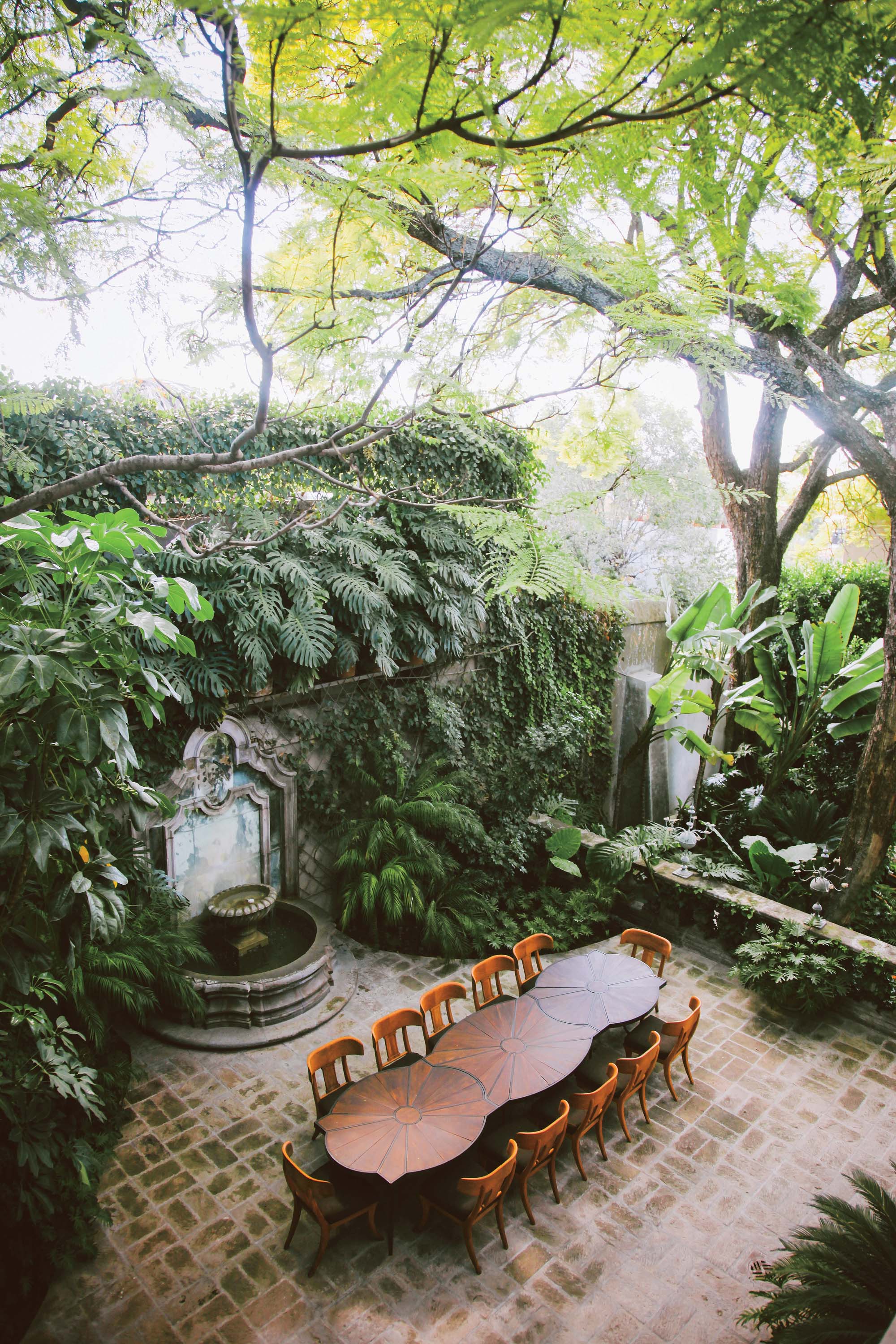 Party Al Fresco Inside A Tropical Garden Garden Gun