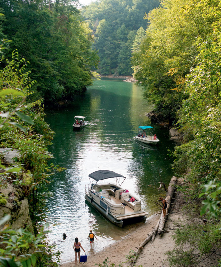 The Old-Fashioned Allure of Lake Rabun – Garden & Gun