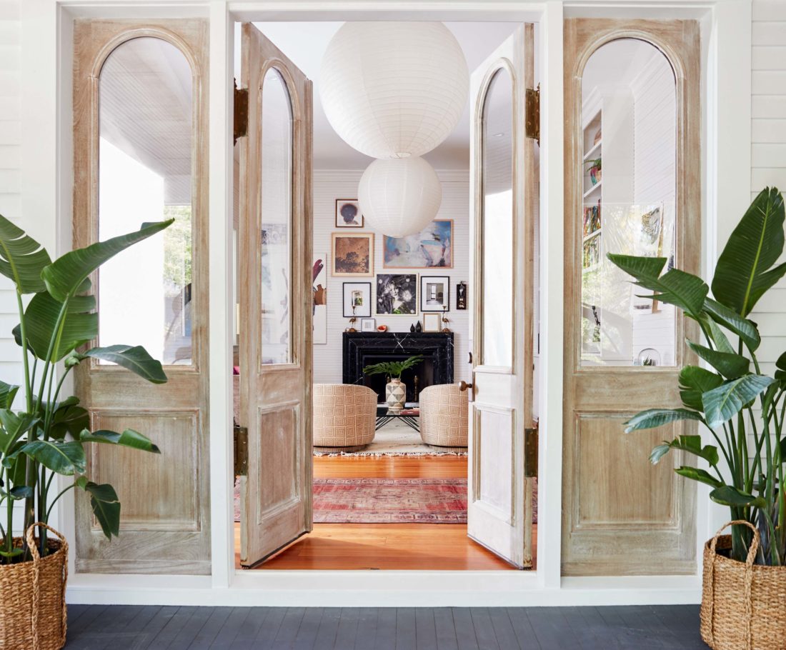 Inside an Artful Coastal Cottage – Garden & Gun