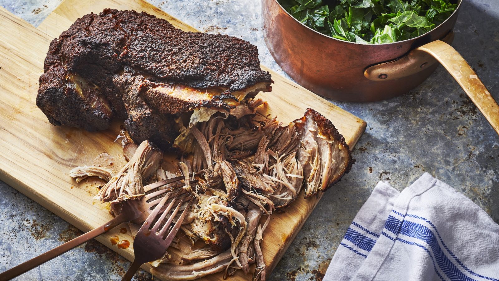 Dutch Oven Pulled Pork - Recipes From A Pantry