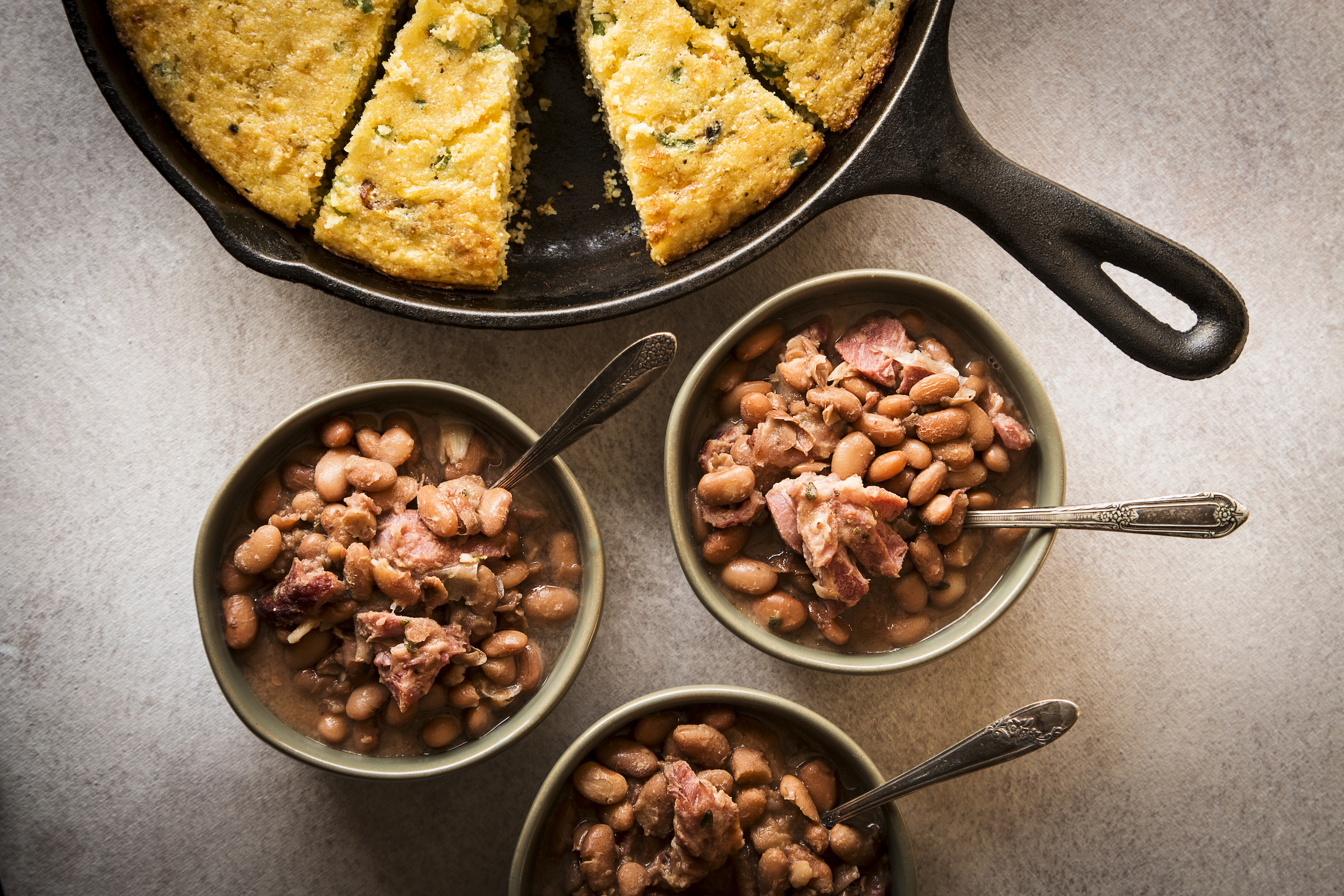 The Pioneer Woman - Skillet Cornbread Recipe