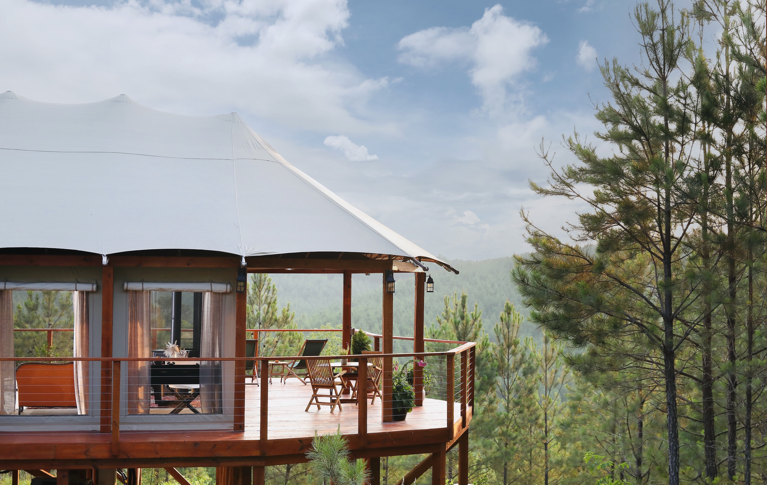 This New Georgia Glampsite Delivers the Glam – Garden & Gun