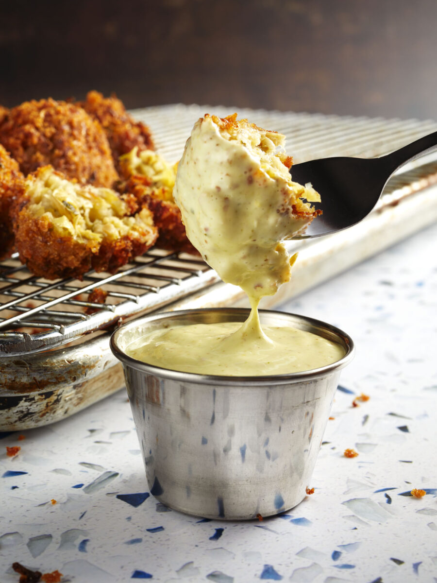 Artichoke boulettes with sauce