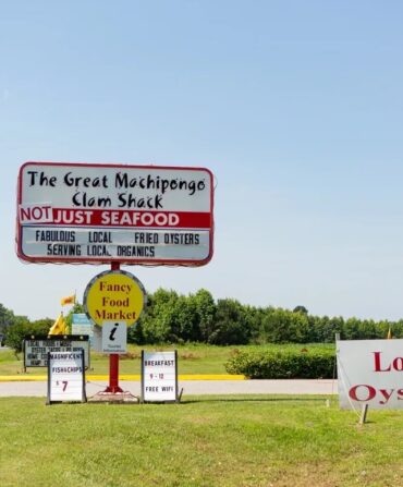 The Great Machipongo Clam Shack sign.