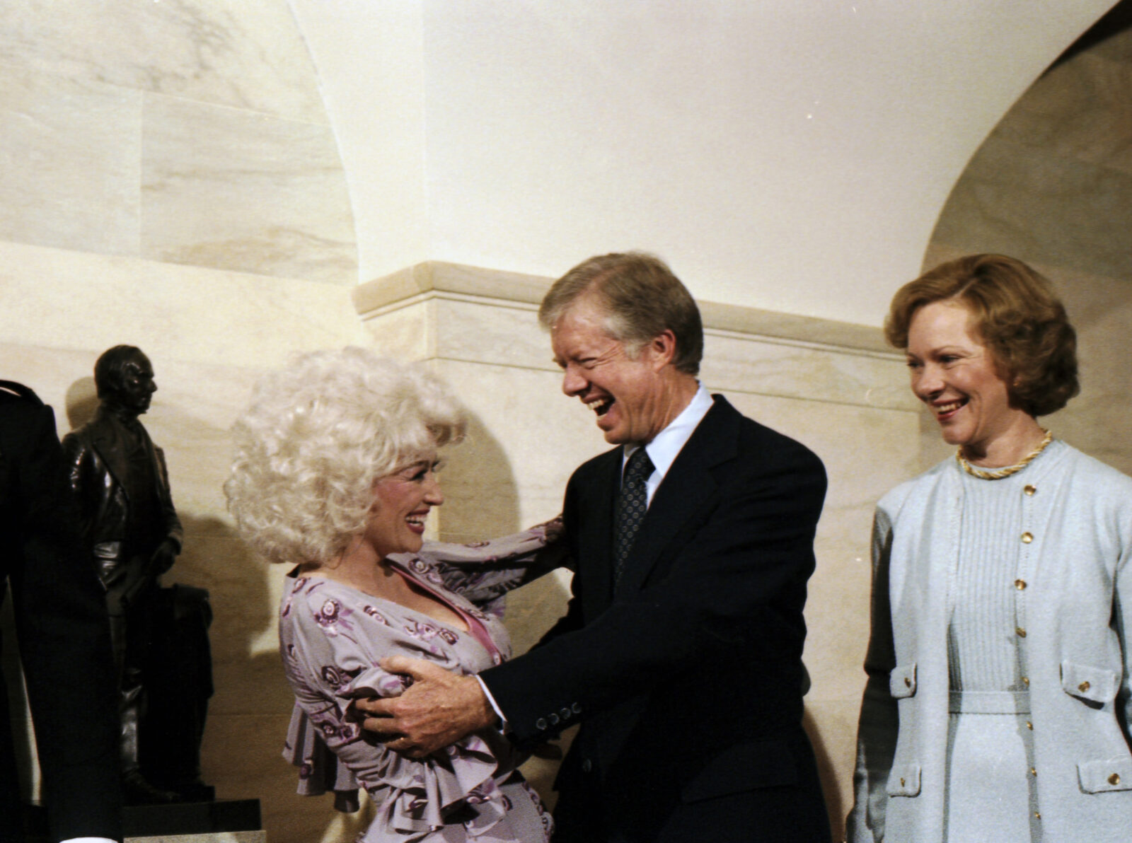 Dolly Parton visits Jimmy Carter at White Hous