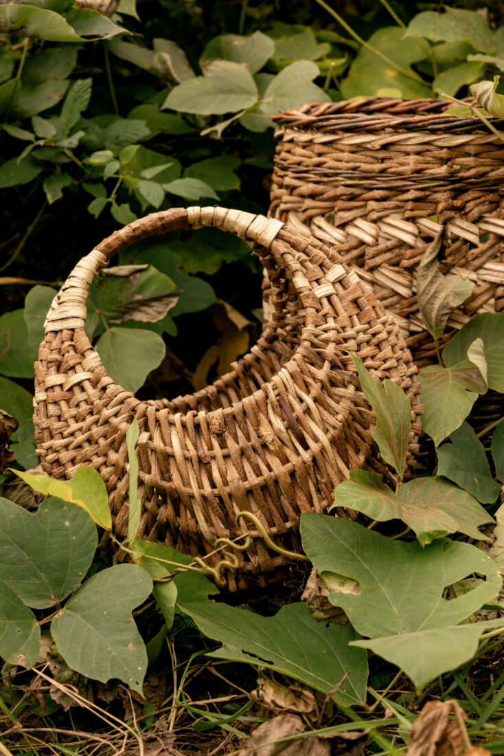 A hen basket and a pack basket.