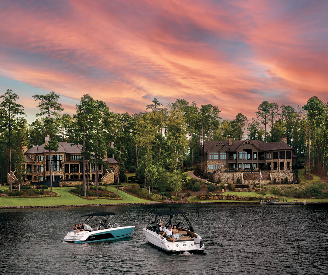 REYNOLDS LAKE OCONEE, GEORGIA
Reynolds Lake Oconee blends bespoke luxury with laid-back lakefront living just east of Atlanta. One of the country’s esteemed private communities, Reynolds offers award-
winning golf, marinas, culinary options, wellness pursuits, and a robust social calendar. The Ritz-Carlton Reynolds, Lake Oconee provides a perfect introduction into the heart of the community with a warm welcome of luxury accommodations, a spa, and refined Southern hospitality.
ReynoldsLakeOconee.com
@ReynoldsLakeOconee
