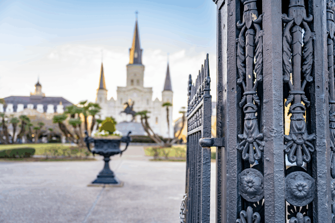 NEW ORLEANS, LOUISIANA
If your appetite for travel is as big as your love for food, summer in New Orleans is calling. Savor Creole tomatoes, Gulf shrimp, and soft-shell crab at iconic restaurants, sip for a cause at New Orleans Wine & Food Experience, and dance your way through music festivals like ESSENCE and Satchmo SummerFest. Dive into hidden hotel pools and take in spellbinding historic architecture. New Orleans feeds every craving.
NewOrleans.com
@VisitNewOrleans