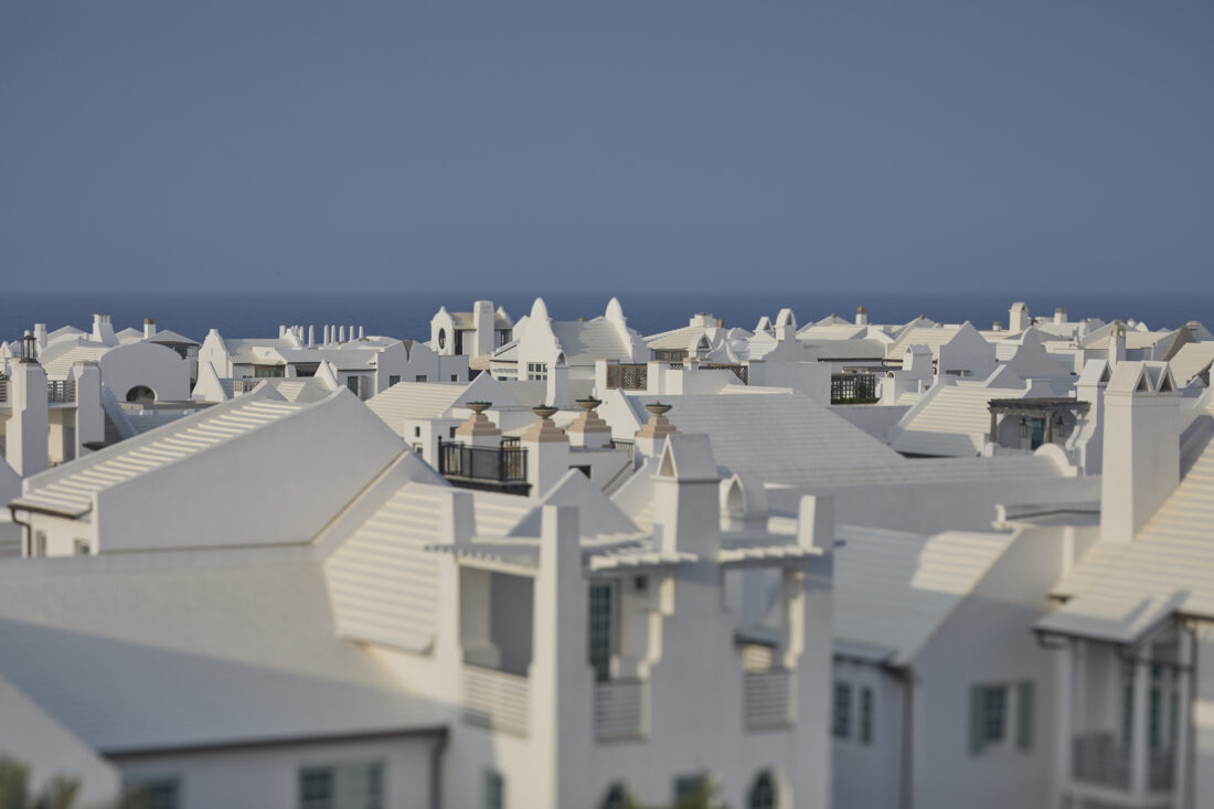 A skyline with white buildings