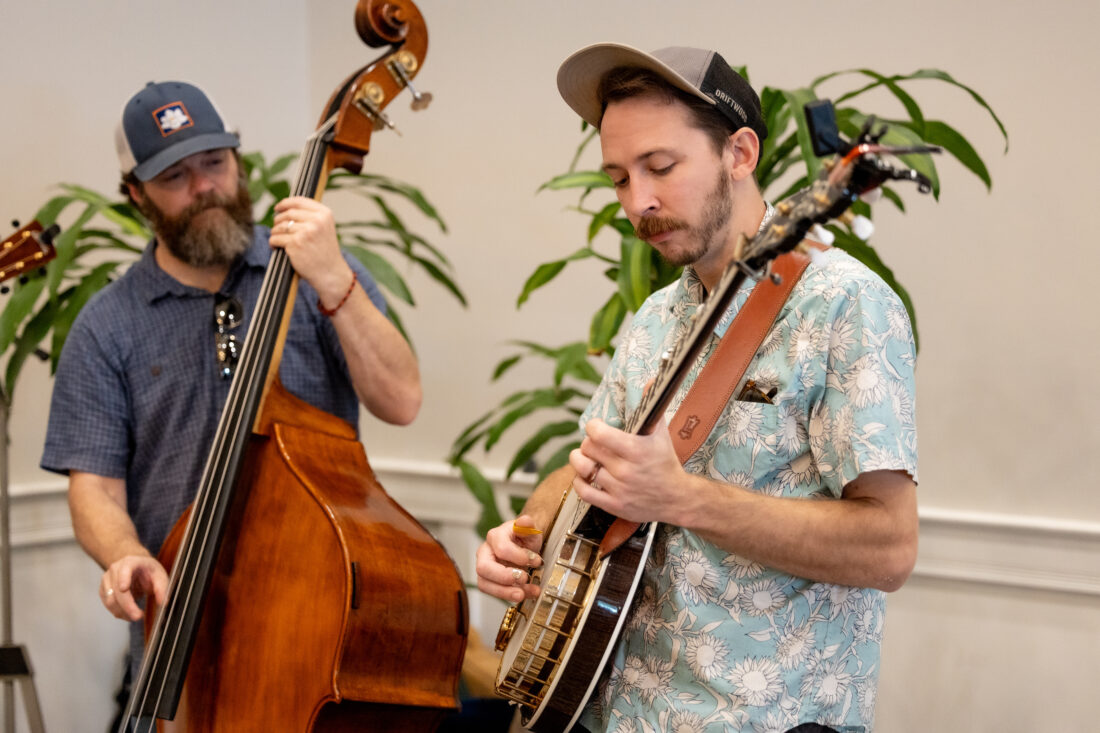 Live music from Blackwater Rose welcomes golfers to the post-tournament Southern luncheon.