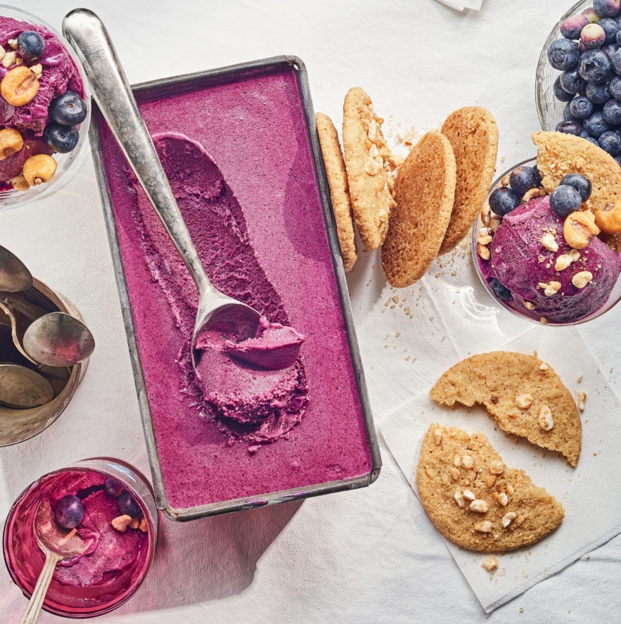 blueberry-maple ice cream with corn cookies