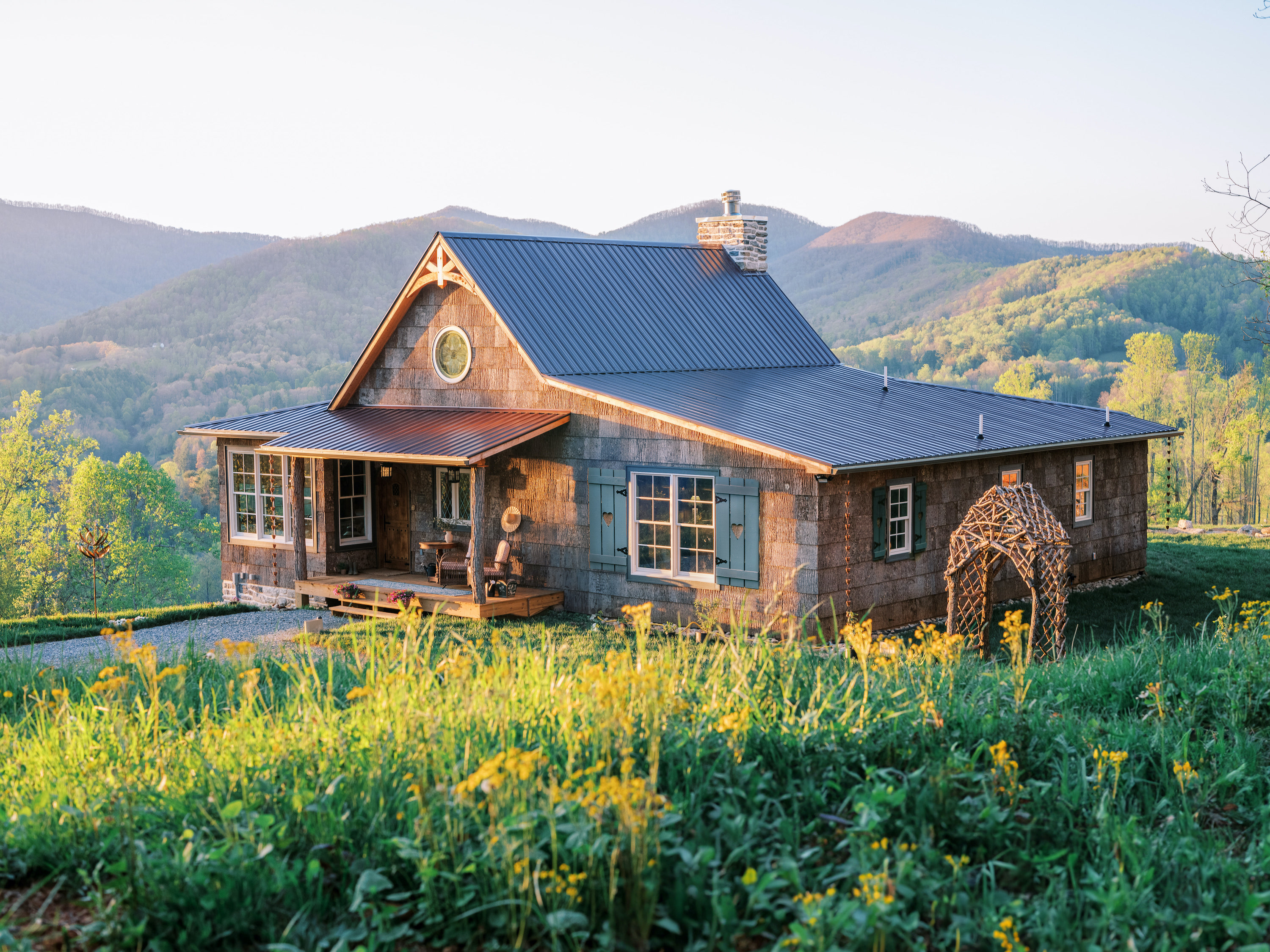 This Western North Carolina Mountain Retreat Is Straight Out of a Storybook  – Garden \u0026 Gun, image size:3000x2250