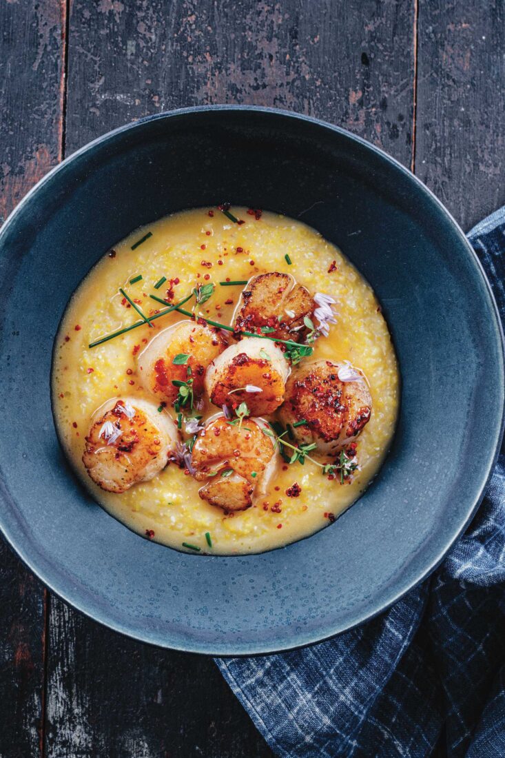 Seared scallops in a bowl
