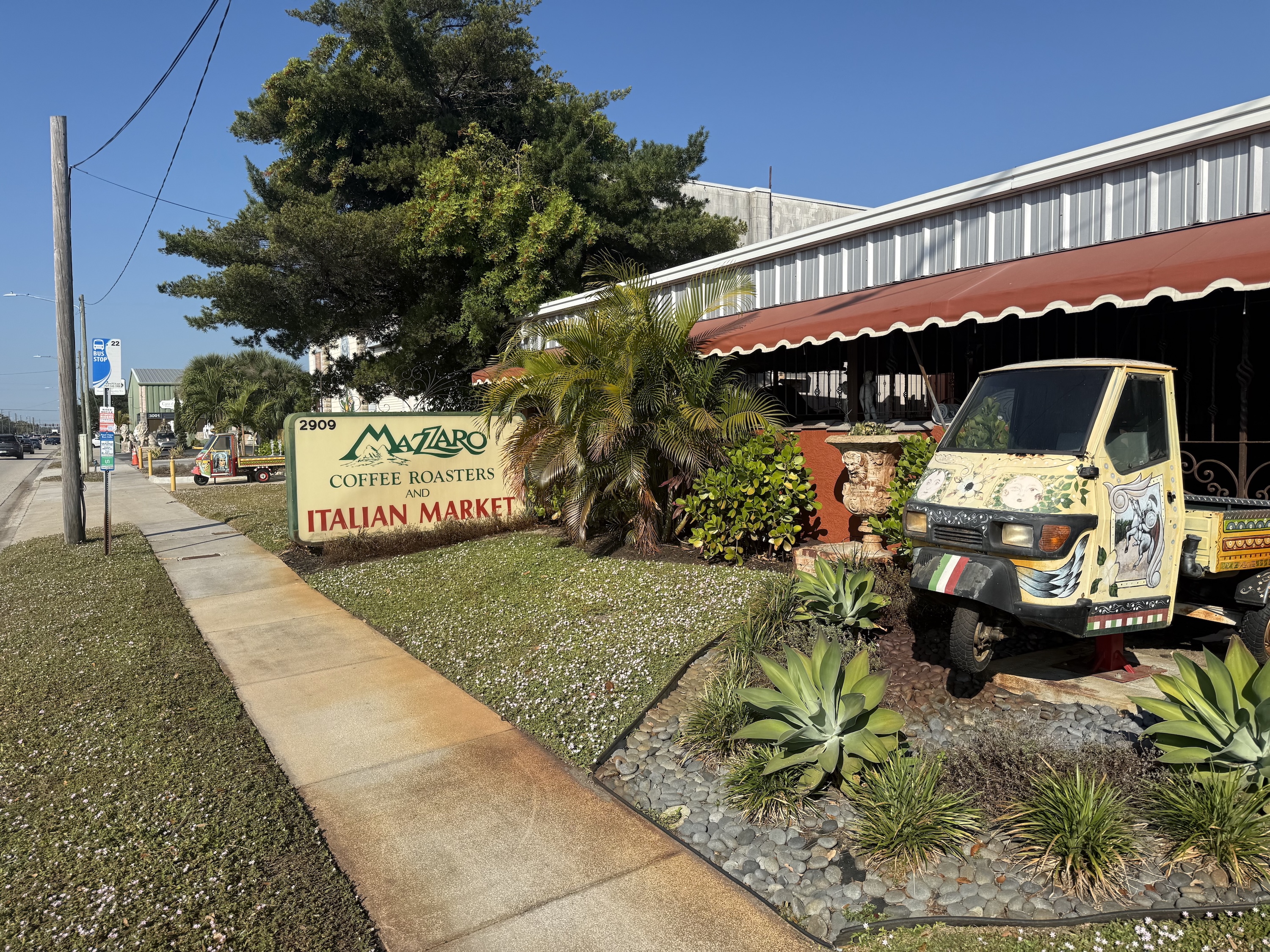 gardenandgun.com - Madison Powers - The Worst-Kept Holiday Secret in Florida Is This Incredible Emporium of Italian Food