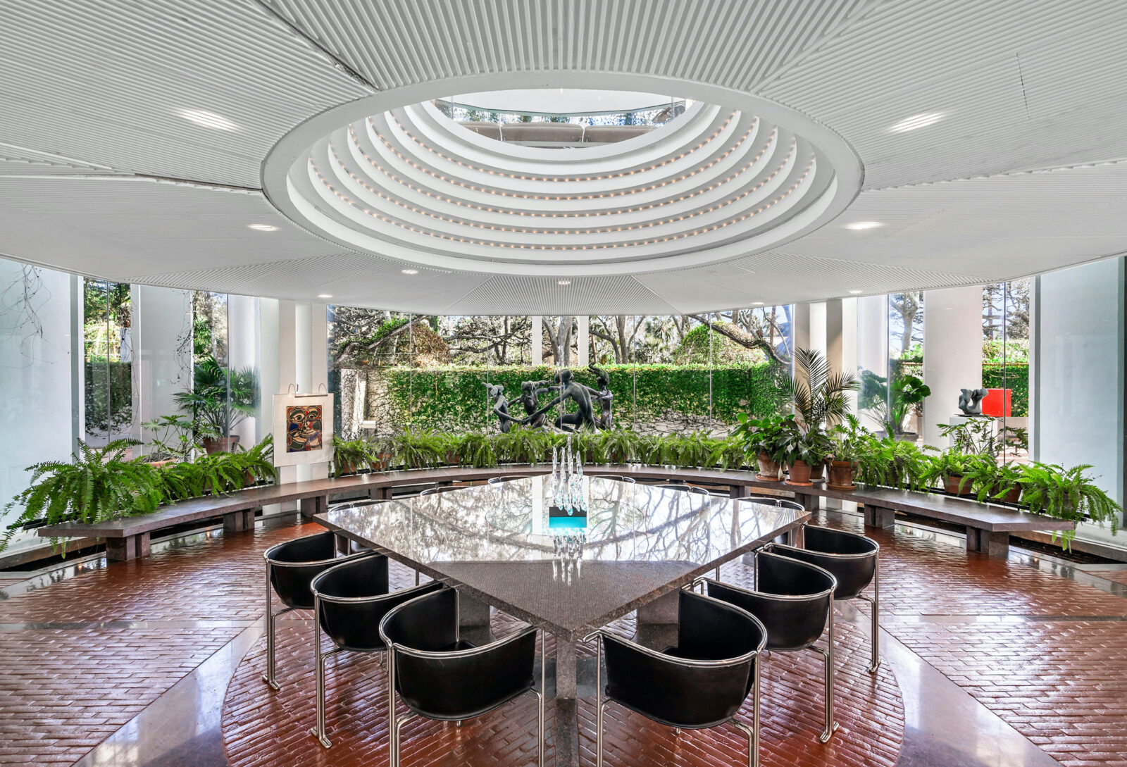 A round glass dining room