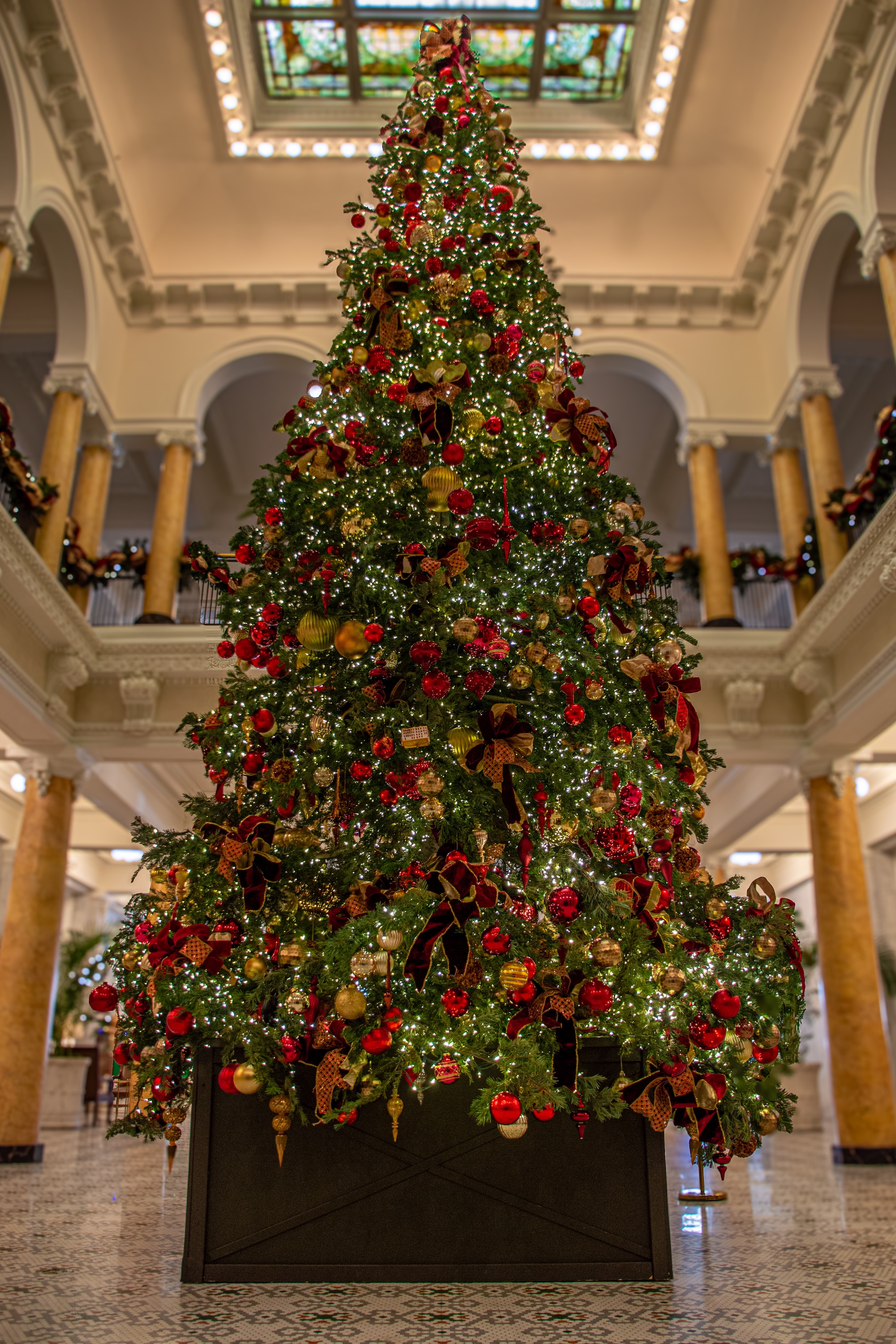 gardenandgun.com - Madison Powers - Decorating a Christmas Tree? Let Little Rock's Capital Hotel Inspire You