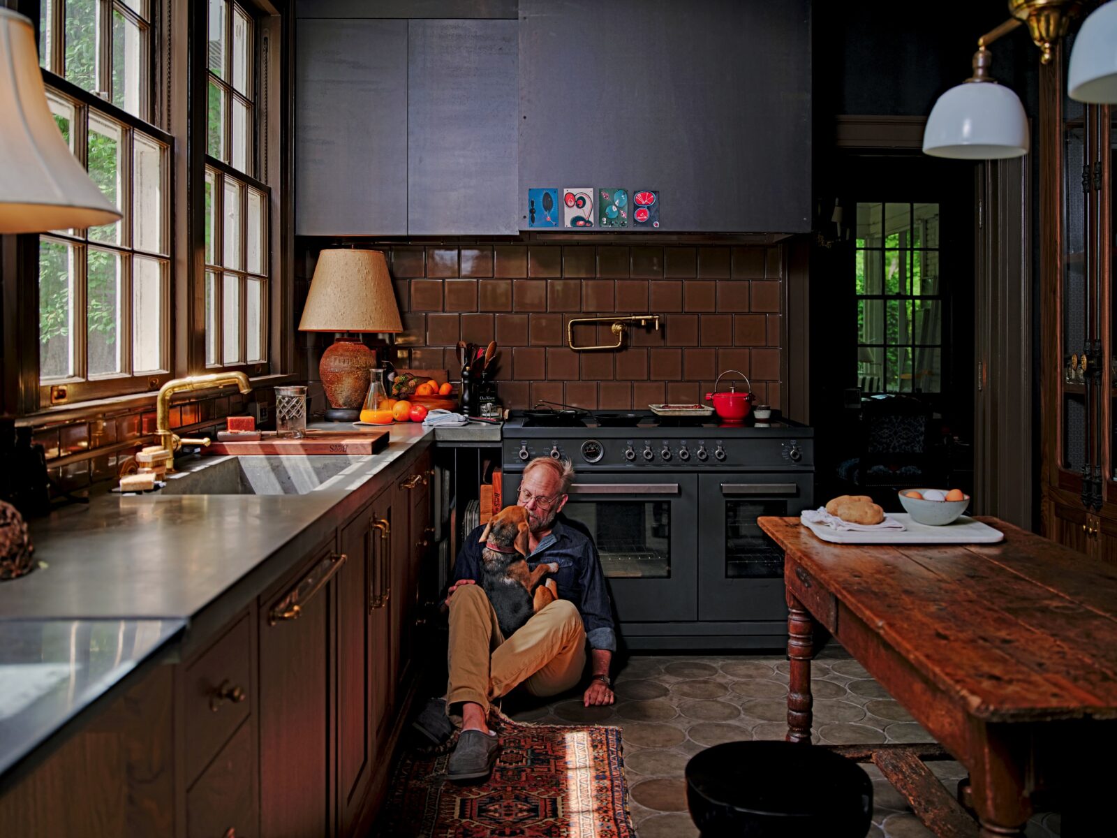 Alton Brown in his kitchen