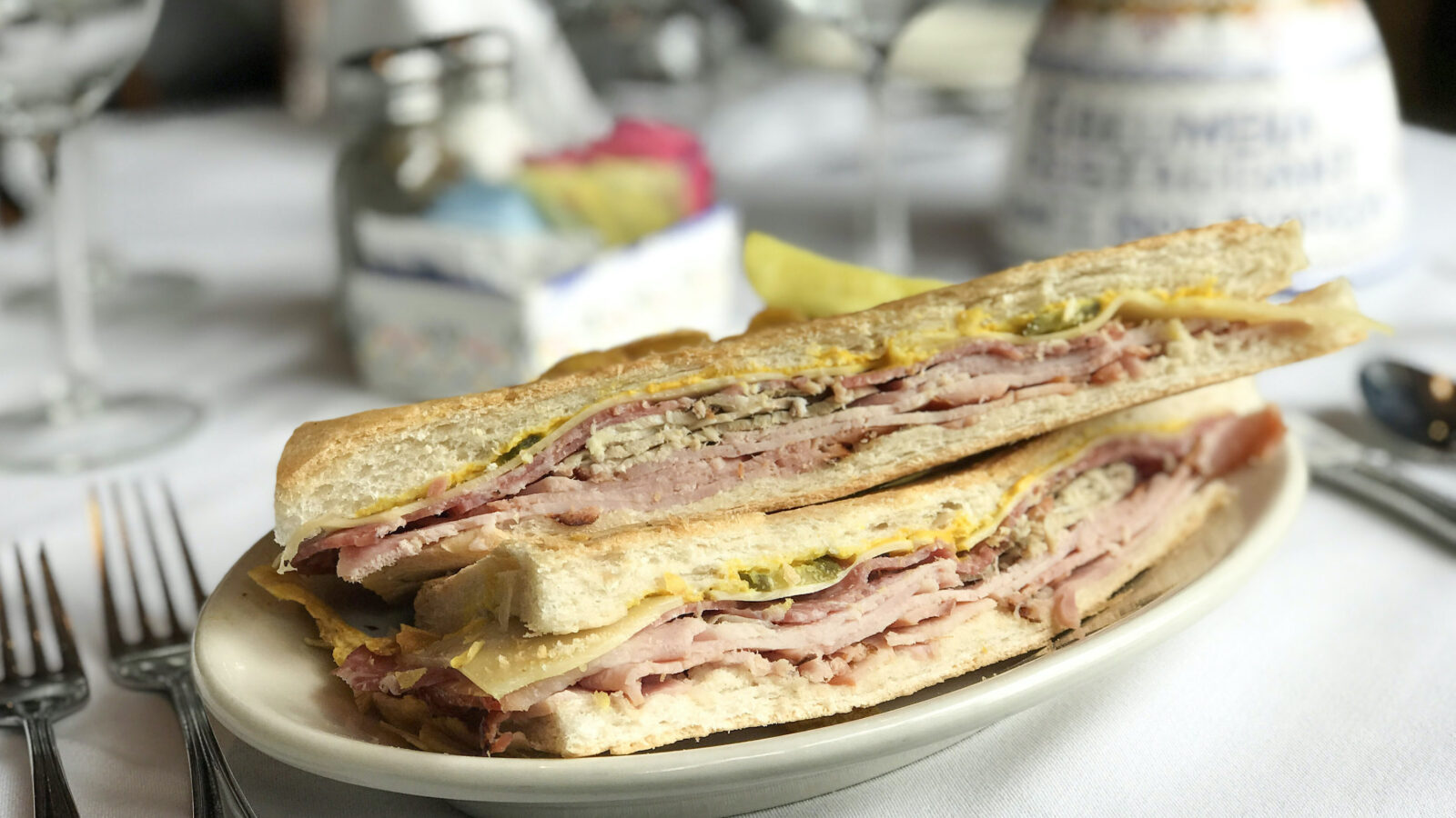 A sandwich on a plate