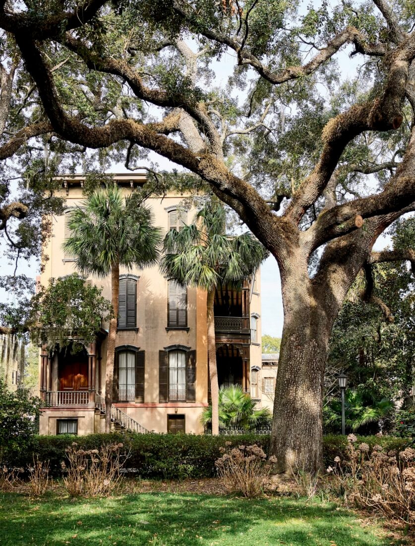 image of a historic home on Monterey Square in Savannah, Georgia