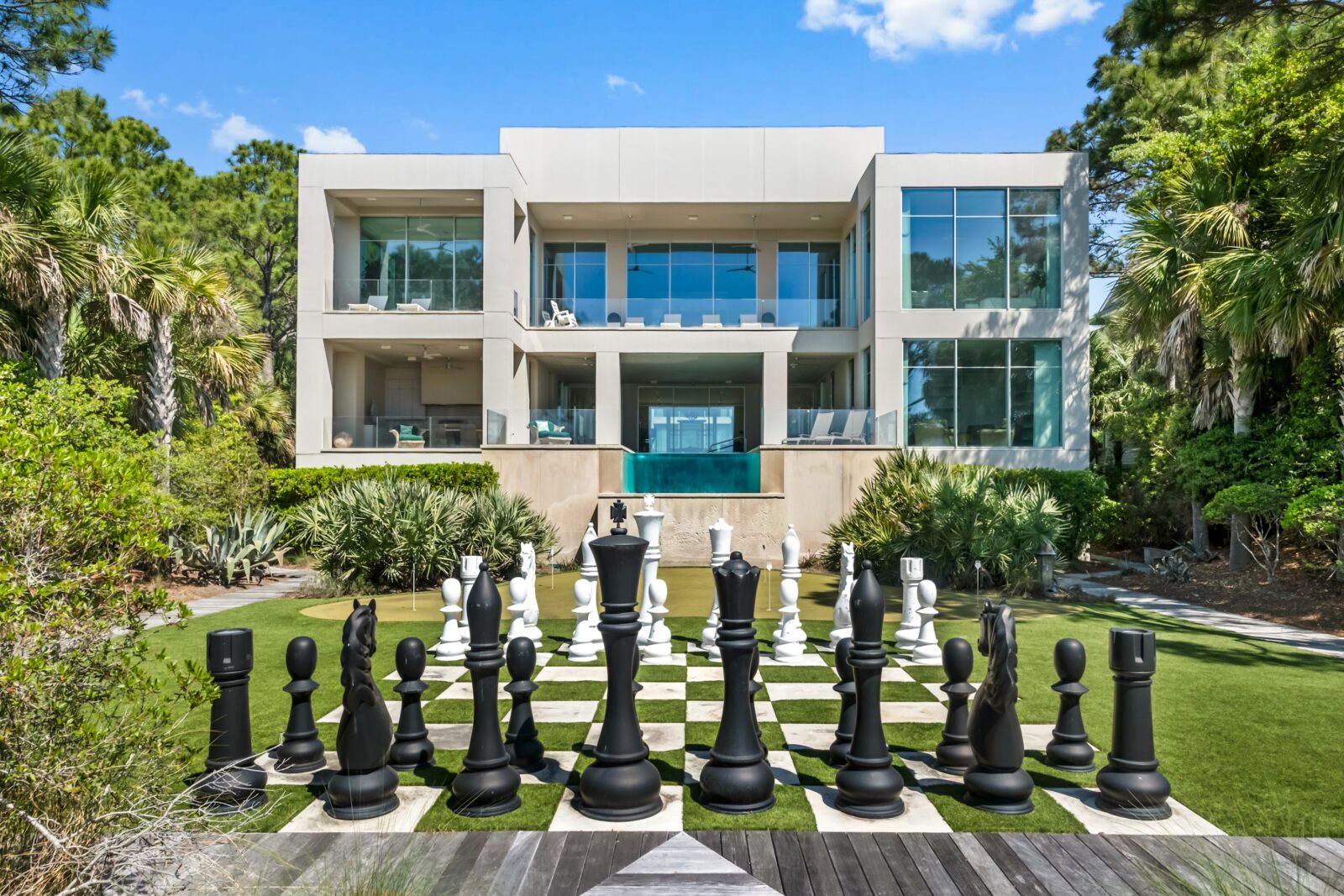 gardenandgun.com - Helen Bradshaw - One of Kiawah Island's Priciest Homes Comes with a Pet Spa, a Three-Story Coach House, and Life-Size Lawn Chess