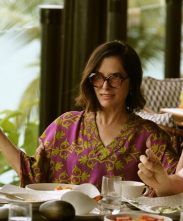 White Lotus’s Victoria Ratliff, played by Parker Posey, wears a patterned caftan from Susan Dumas.