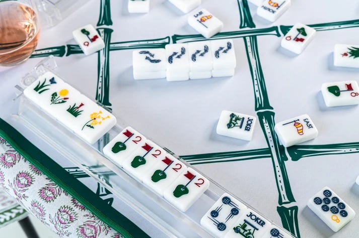 A mahjong set