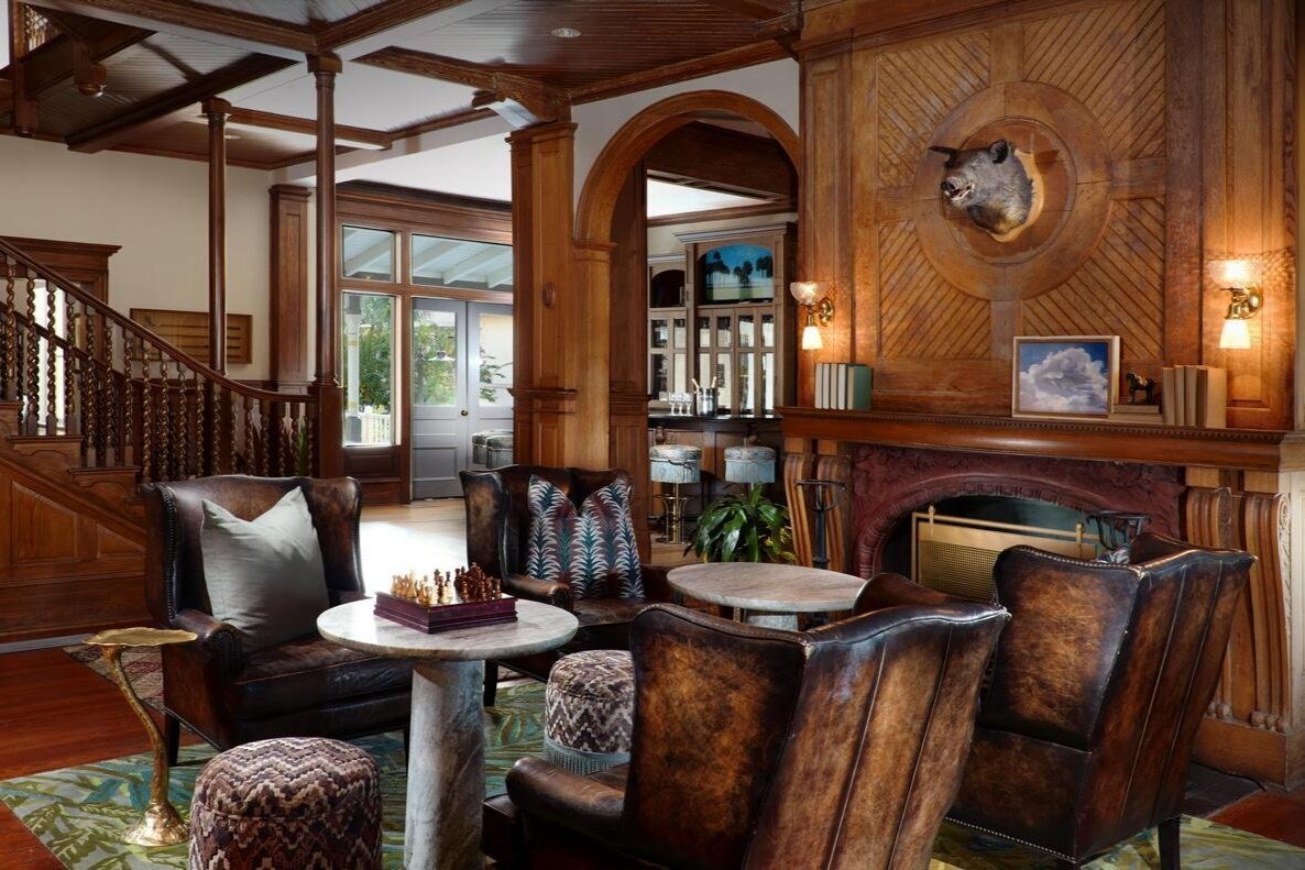 boar's head lounge