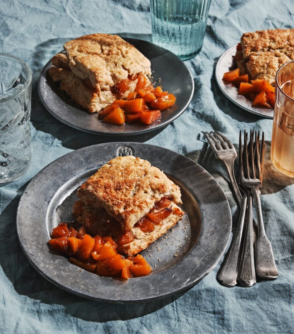 biscuits with peaches