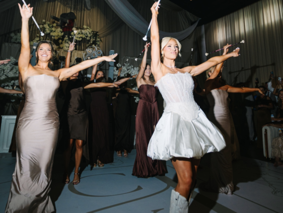 a crimsonette performance