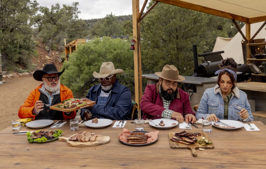 People eat barbecue 