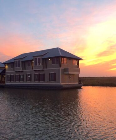 A lodge on the water