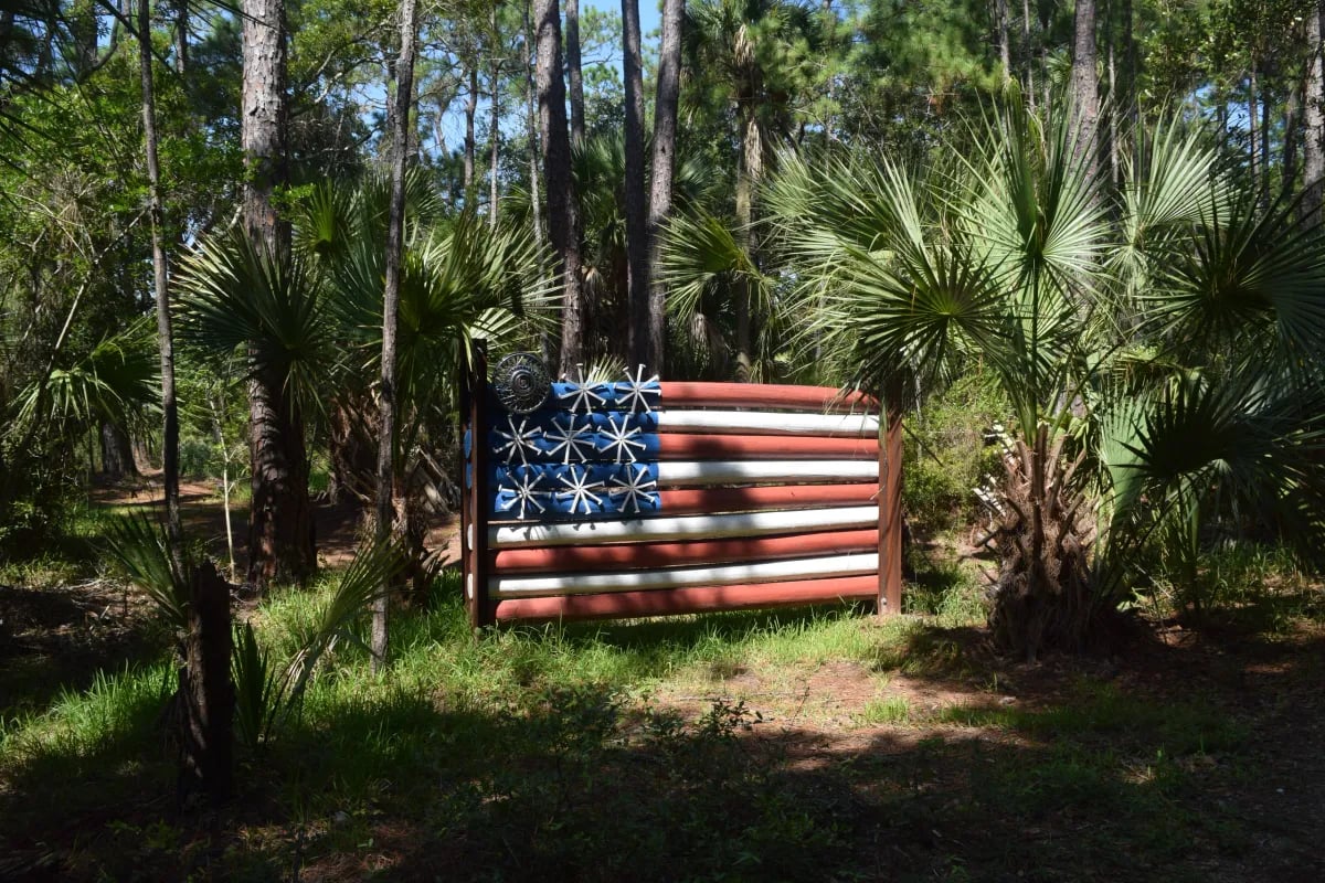 flag sculpture